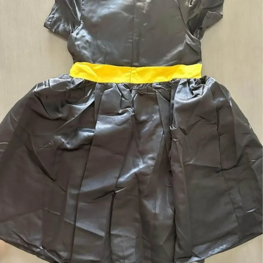 new: Hero princess costume w cape, mask,‎ bow & bracelet (6-7 years old)
